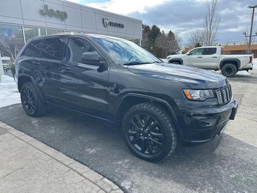 2022 Jeep Grand Cherokee Laredo