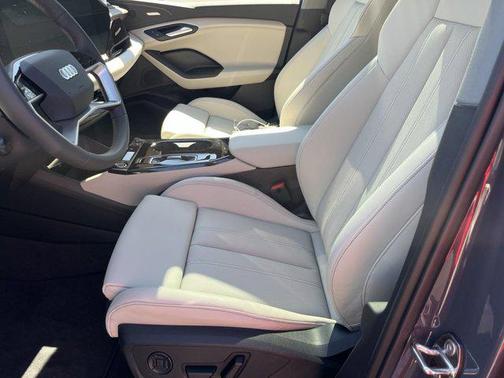 2025 Audi Q6 e-tron Premium Plus