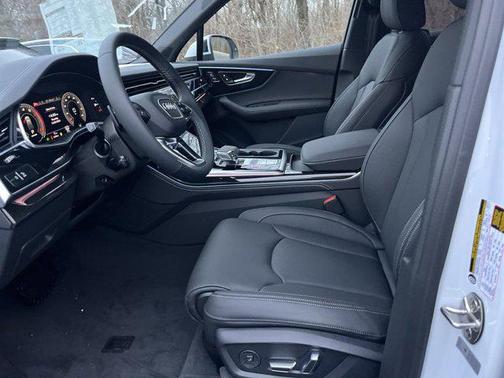 2025 Audi Q7 55 Prestige