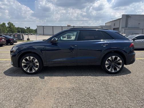 Waitomo Blue Metallic 2025 Audi Q8 55 Premium Plus