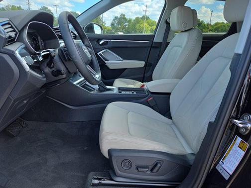 2024 Audi Q3 Premium 45 TFSI S line quattro Tiptronic