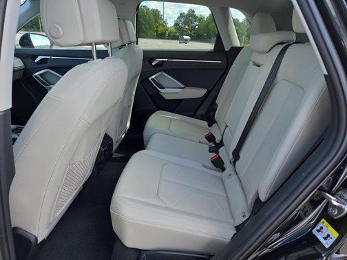 2024 Audi Q3 Premium 45 TFSI S line quattro Tiptronic