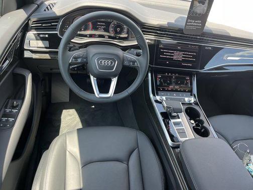 2025 Audi Q8 55 Premium