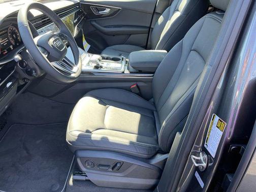 2025 Audi Q7 45 Premium