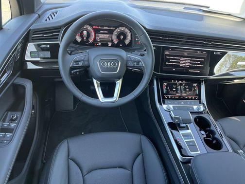 2025 Audi Q7 55 Premium Plus