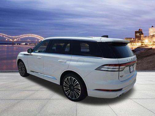 Pristine White Metallic Tri-Coat 2025 Lincoln Aviator Black Label AWD