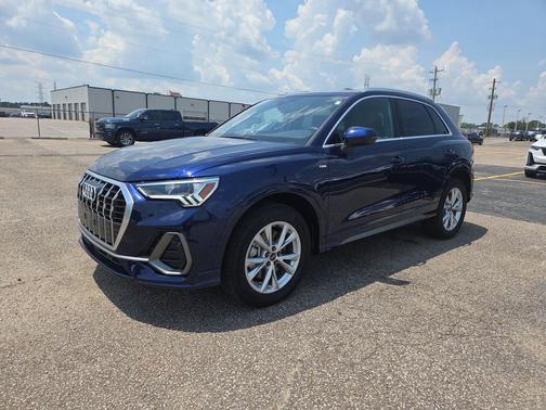 Navarra Blue Metallic 2025 Audi Q3 Premium 45 TFSI S line quattro Tiptronic