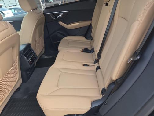 Mythos Black Metallic 2026 Audi Q8 55 Premium Plus