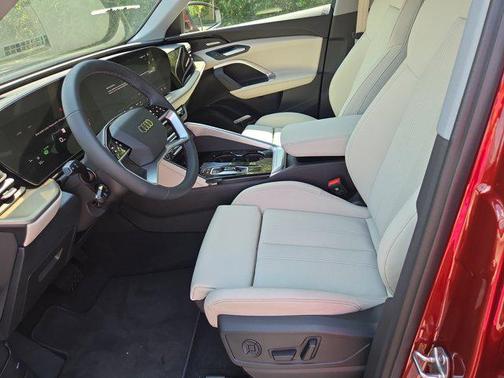 2025 Audi Q5 Premium Plus