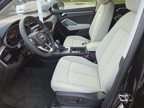 2025 Audi Q3 Premium 45 TFSI S line quattro Tiptronic