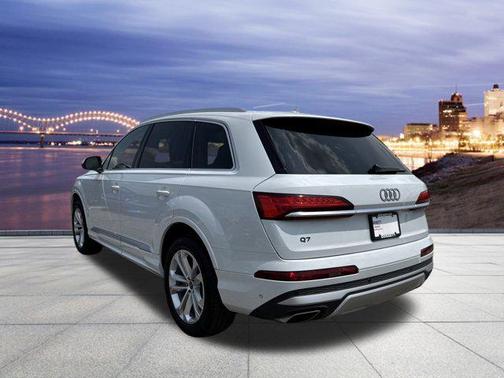 2025 Audi Q7 45 Premium Plus