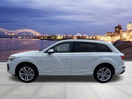 2025 Audi Q7 45 Premium Plus