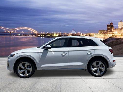 2022 Audi Q5 45 S line Premium Plus