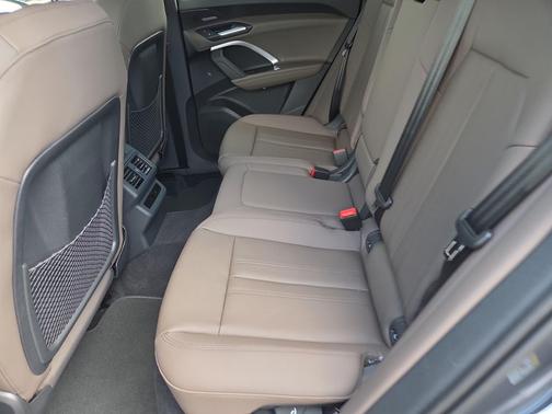 Tambora Gray Metallic 2026 Audi Q5 Premium Plus TFSI quattro S tronic