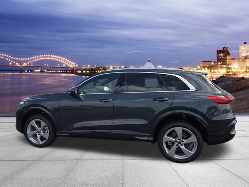 Tambora Gray Metallic 2026 Audi Q5 Premium Plus TFSI quattro S tronic