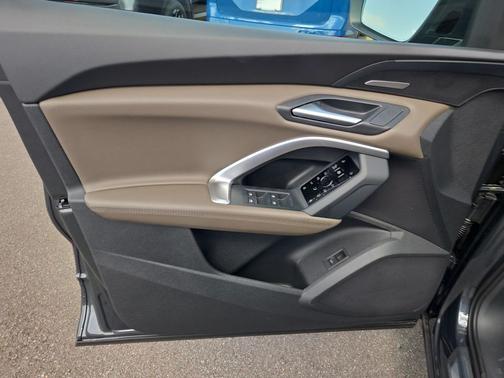 Tambora Gray Metallic 2026 Audi Q5 Premium Plus TFSI quattro S tronic