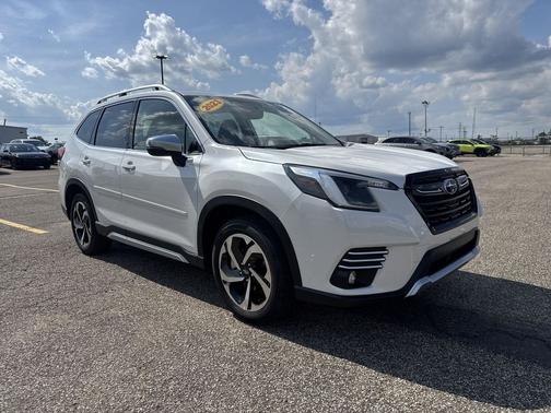 Crystal White Pearl 2023 Subaru Forester Touring