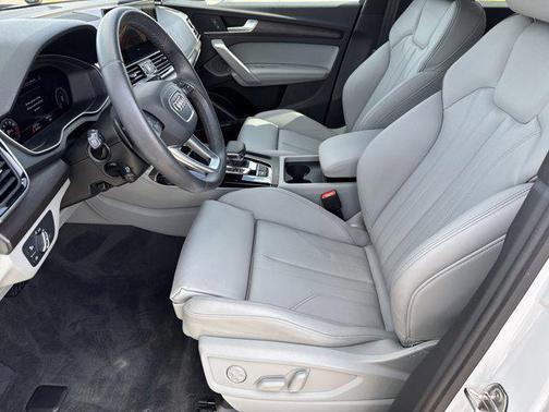 2023 Audi Q5 45 S line Premium Plus