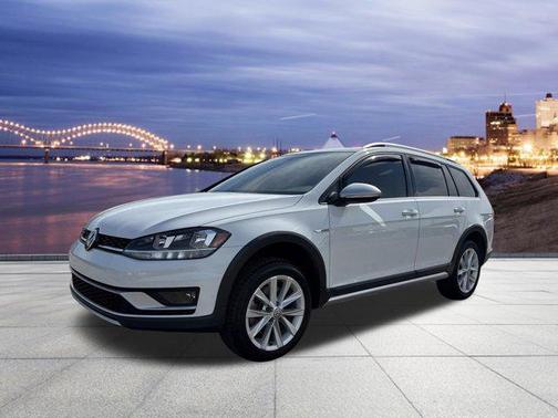 'WHITE' 2019 Volkswagen Golf Alltrack TSI S