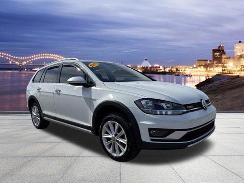 'WHITE' 2019 Volkswagen Golf Alltrack TSI S