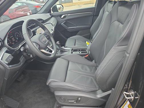 2025 Audi Q3 Premium 45 TFSI S line quattro Tiptronic