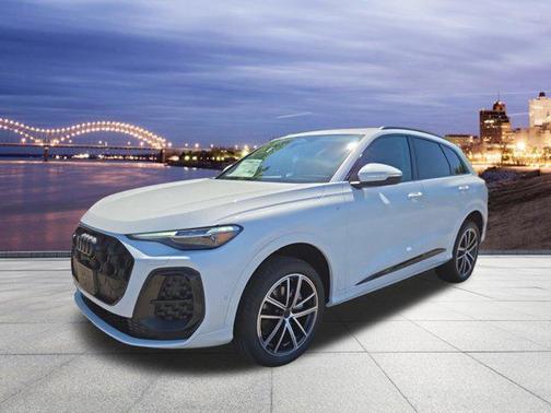 Glacier White Metallic 2026 Audi Q5 Premium Plus TFSI quattro S tronic