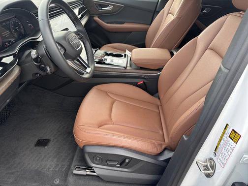 2025 Audi Q7 55 Premium Plus