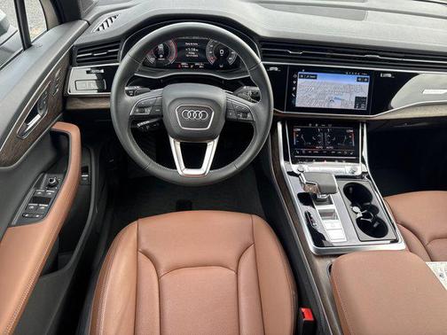 2025 Audi Q7 55 Premium Plus