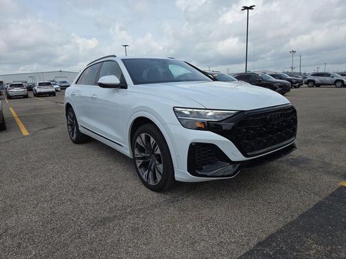 Glacier White Metallic 2025 Audi Q8 55 Premium