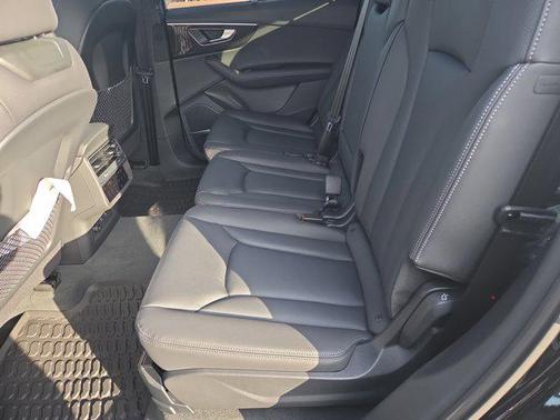 Mythos Black Metallic 2026 Audi Q7 55 Premium Plus