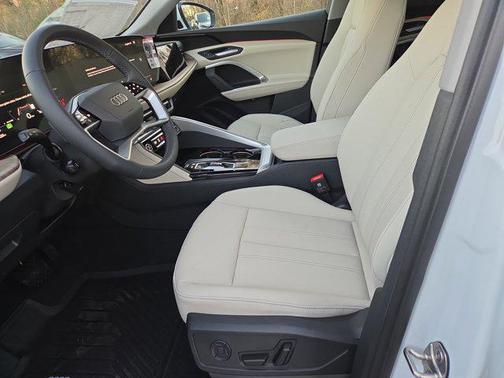 2025 Audi Q5 Premium TFSI quattro S tronic