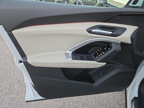 2025 Audi Q5 Premium TFSI quattro S tronic