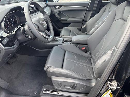 2025 Audi Q3 Premium 45 TFSI S line quattro Tiptronic