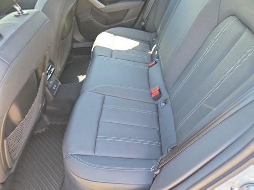 Arrow Gray Pearl Effect 2026 Audi A3 Premium