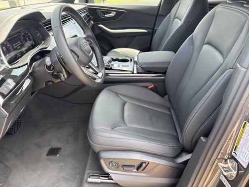 2025 Audi Q7 45 Premium