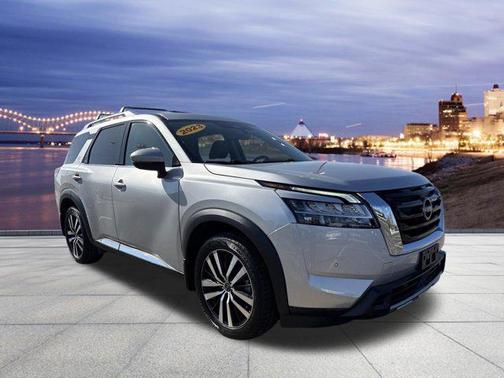 2023 Nissan Pathfinder Platinum 4WD