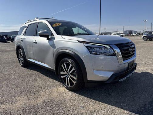 2023 Nissan Pathfinder Platinum 4WD