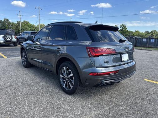 Daytona Gray Pearl Effect 2024 Audi Q5 45 S line Premium