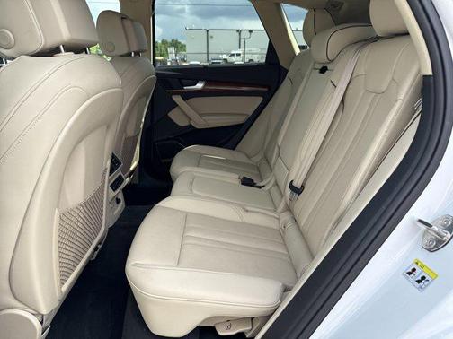 2023 Audi Q5 45 S line Prestige