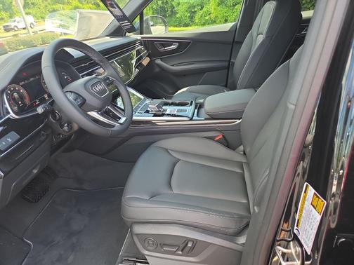 Mythos Black Metallic 2026 Audi Q7 45 Premium Plus