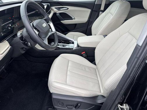 Mythos Black Metallic 2025 Audi Q5 Premium TFSI quattro S tronic