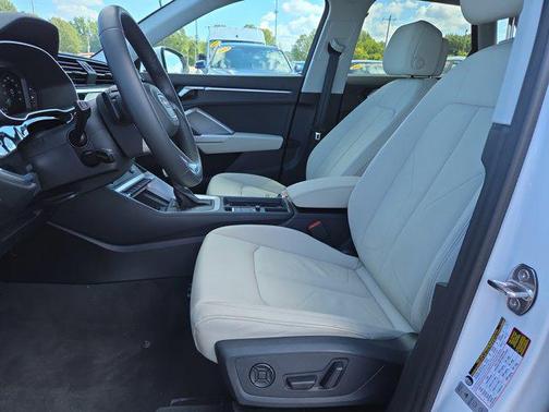 2024 Audi Q3 Premium 45 TFSI S line quattro Tiptronic