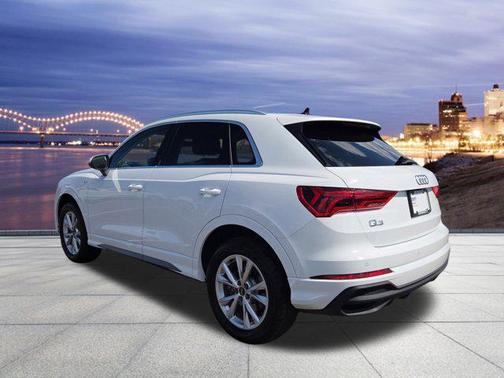 2024 Audi Q3 Premium 45 TFSI S line quattro Tiptronic