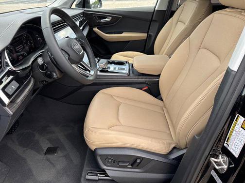 2025 Audi Q7 45 Premium Plus