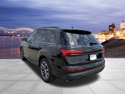 2025 Audi Q7 45 Premium Plus