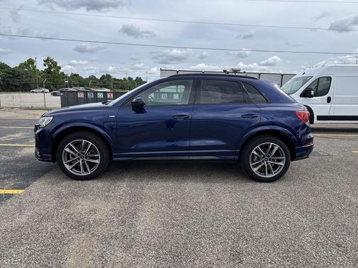 Navarra Blue Metallic 2025 Audi Q3 Premium 45 TFSI S line quattro Tiptronic
