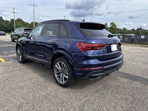 Navarra Blue Metallic 2025 Audi Q3 Premium 45 TFSI S line quattro Tiptronic