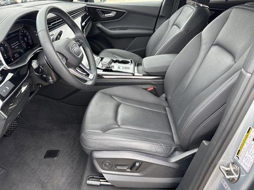 Satellite Silver Metallic 2025 Audi Q7 45 Premium Plus