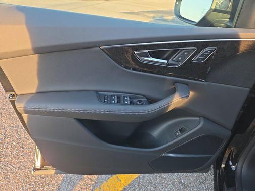 2025 Audi Q8 55 Prestige