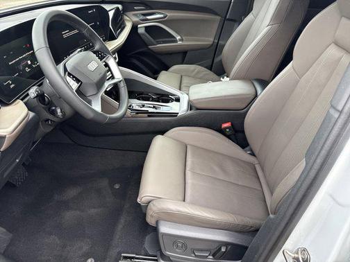 2025 Audi Q5 Premium Plus TFSI quattro S tronic